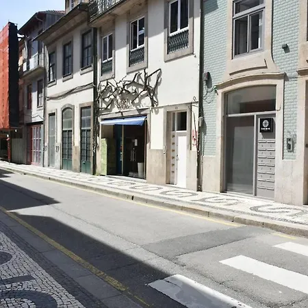 With Balcony In The Center Of Διαμέρισμα *