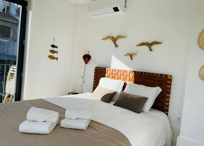 With Balcony In The Center Of Διαμέρισμα