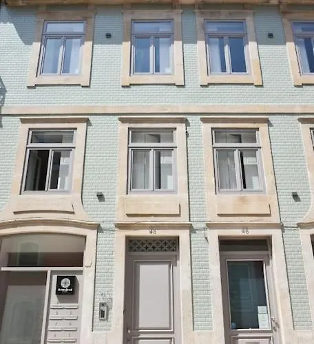 With Balcony In The Center Of Διαμέρισμα