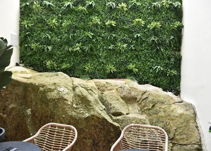 Διαμέρισμα With Balcony In The Center Of *