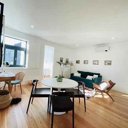 With Balcony In The Center Of * Porto