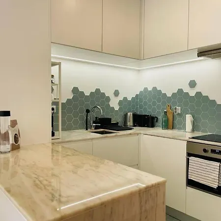 Apartment With Balcony In The Center Of