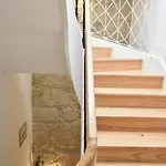 With Balcony In The Center Of Daire *