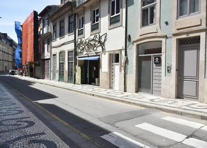 With Balcony In The Center Of Apartamento *